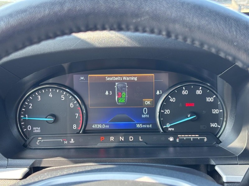 Ford Explorer Vehicle Full-screen Gallery Image 23