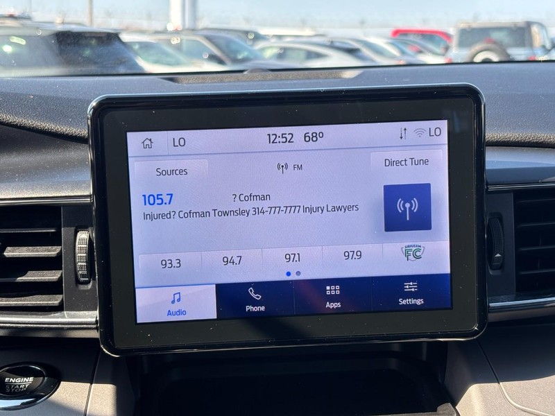 Ford Explorer Vehicle Full-screen Gallery Image 24