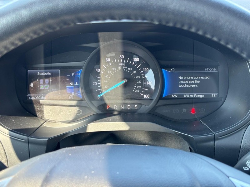 Ford Edge Vehicle Full-screen Gallery Image 22