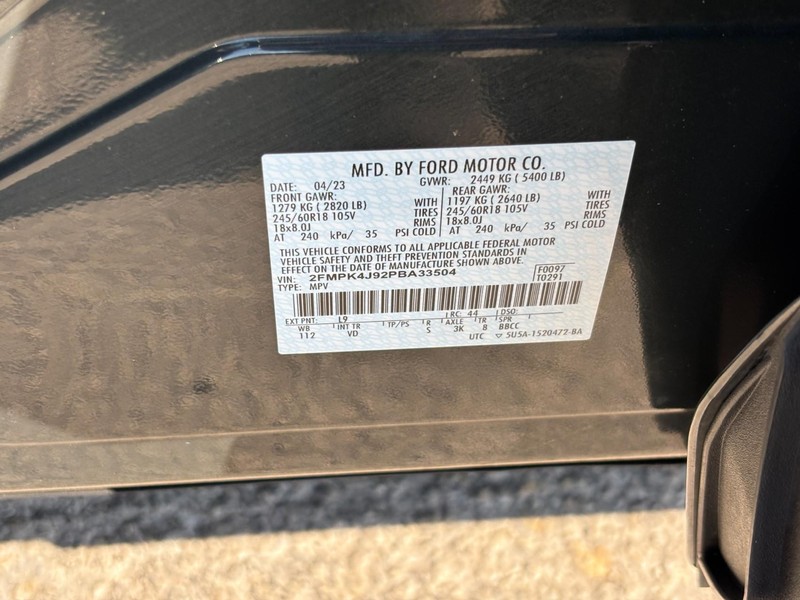 Ford Edge Vehicle Full-screen Gallery Image 26