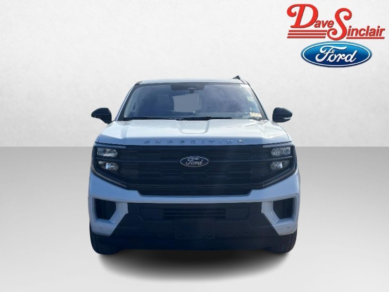 Ford Expedition Vehicle Full-screen Gallery Image 02