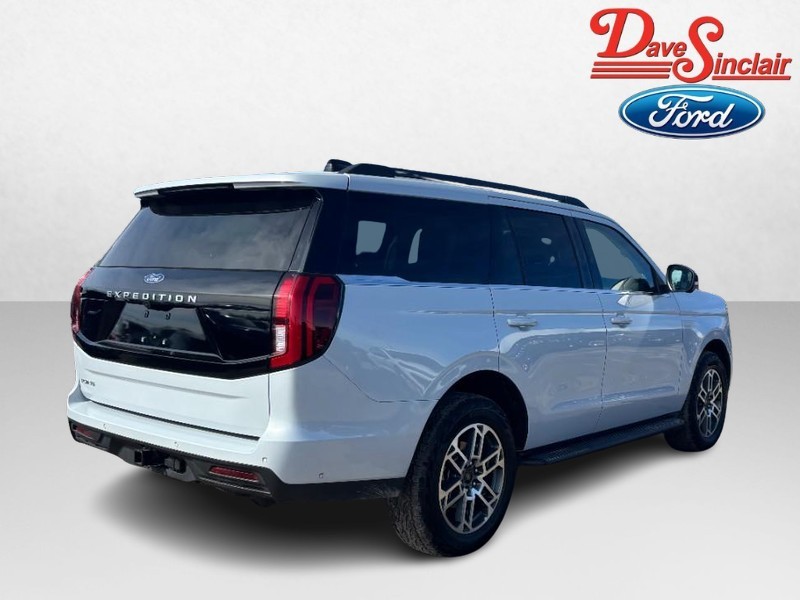 Ford Expedition Vehicle Full-screen Gallery Image 07