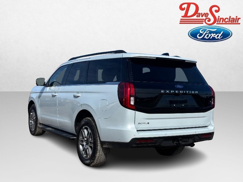 Ford Expedition Vehicle Full-screen Gallery Image 09