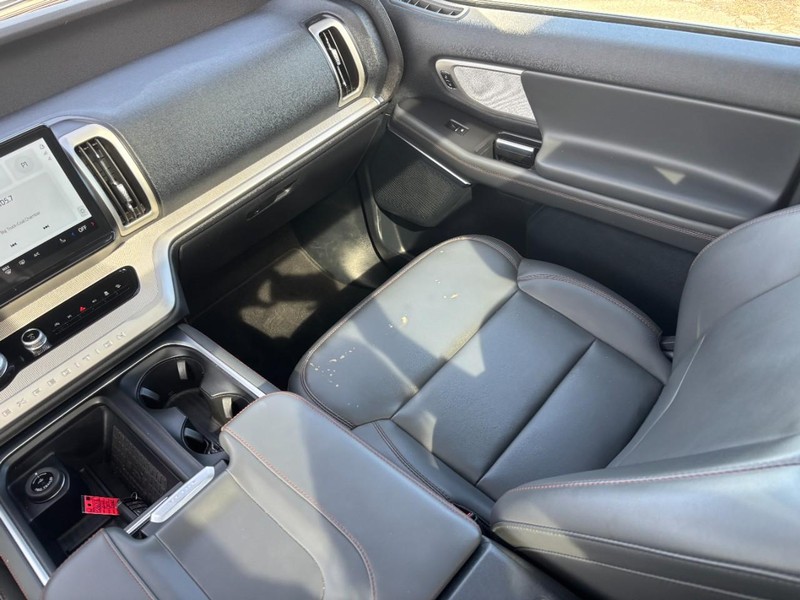 Ford Expedition Vehicle Full-screen Gallery Image 16