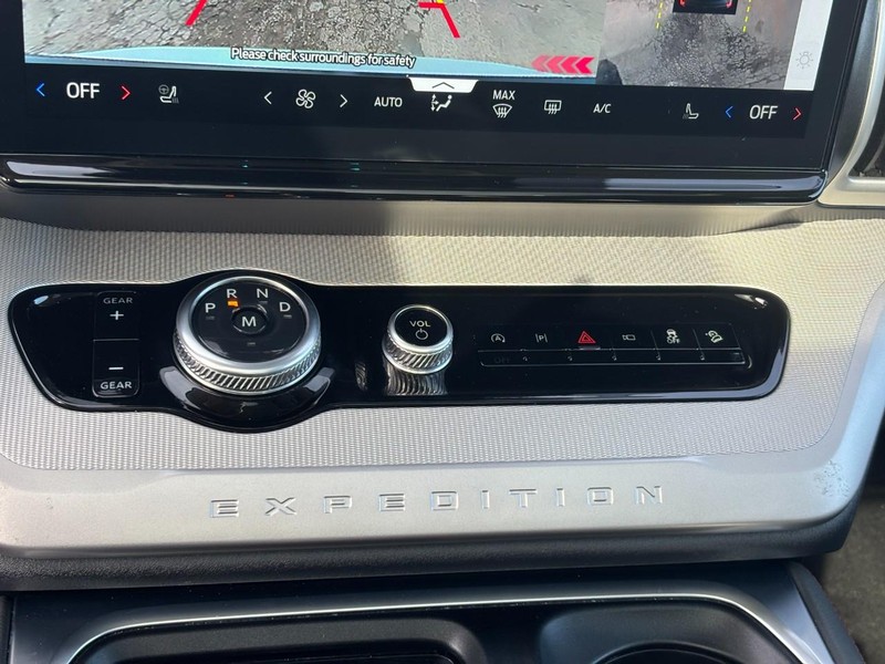 Ford Expedition Vehicle Full-screen Gallery Image 27