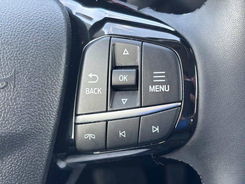 Ford Escape Vehicle Full-screen Gallery Image 20