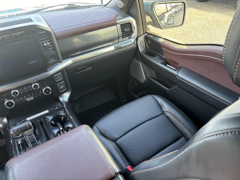 Ford F-150 Vehicle Full-screen Gallery Image 15