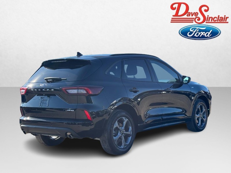 Ford Escape Vehicle Full-screen Gallery Image 07