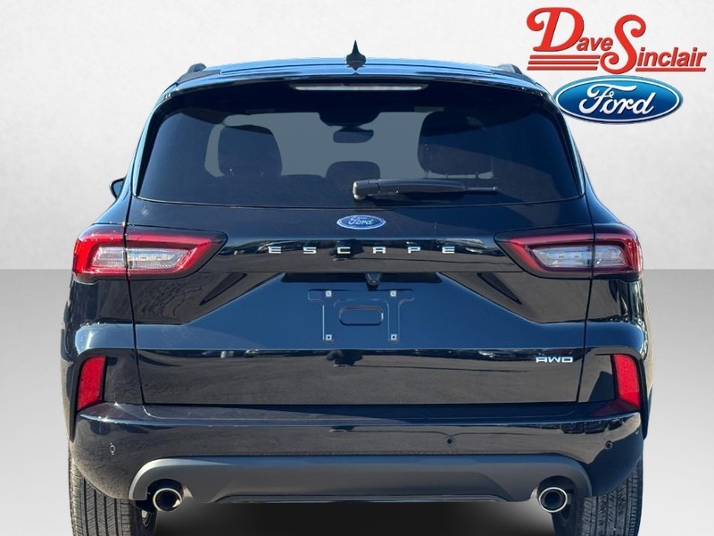 Ford Escape Vehicle Full-screen Gallery Image 08