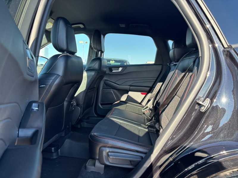 Ford Escape Vehicle Full-screen Gallery Image 12