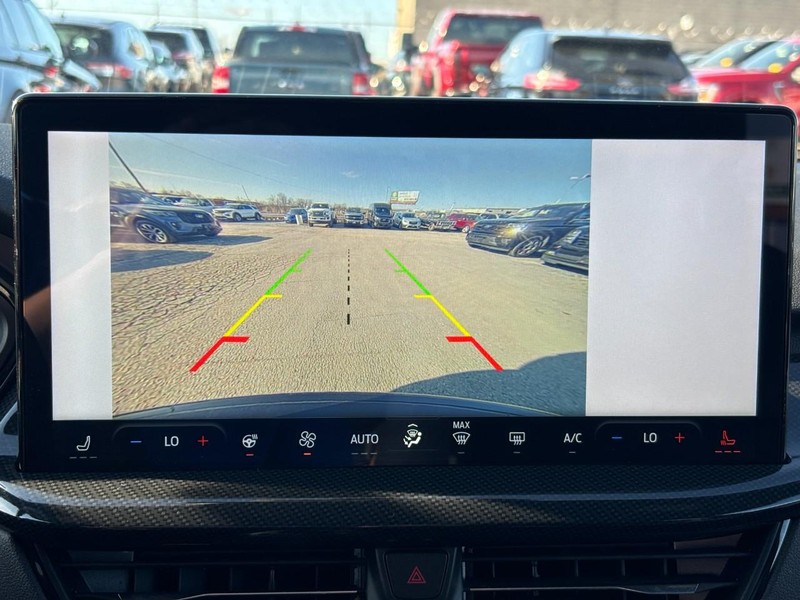 Ford Escape Vehicle Full-screen Gallery Image 24