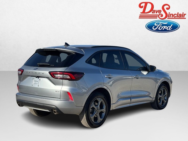 Ford Escape Vehicle Full-screen Gallery Image 07