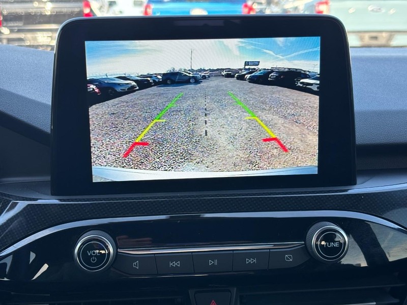 Ford Escape Vehicle Full-screen Gallery Image 24