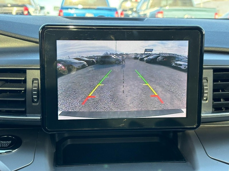 Ford Explorer Vehicle Full-screen Gallery Image 25