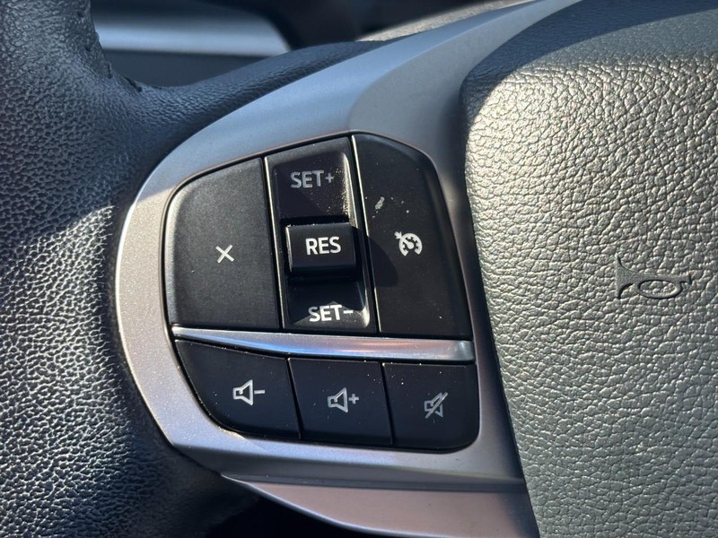 Ford Explorer Vehicle Full-screen Gallery Image 20