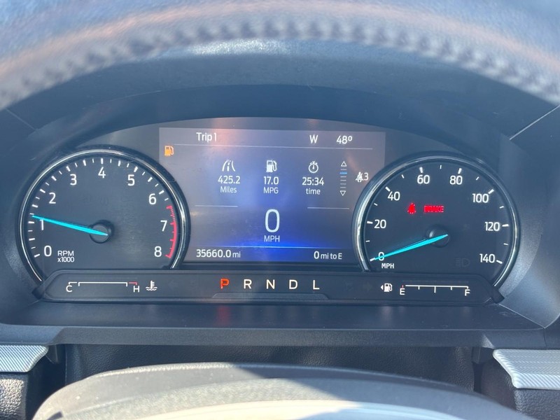 Ford Explorer Vehicle Full-screen Gallery Image 23