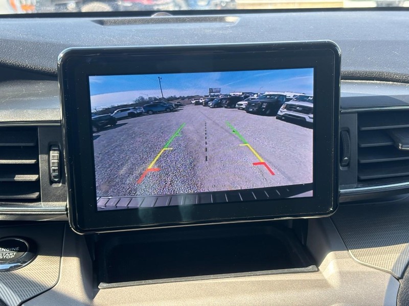 Ford Explorer Vehicle Full-screen Gallery Image 25