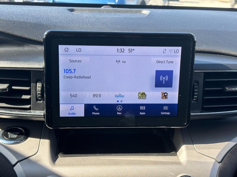 Ford Explorer Vehicle Full-screen Gallery Image 24