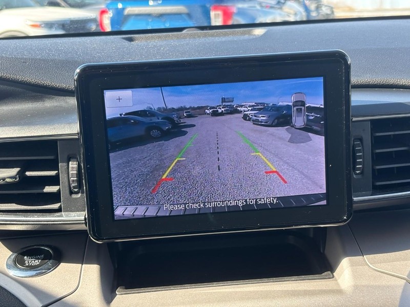 Ford Explorer Vehicle Full-screen Gallery Image 26