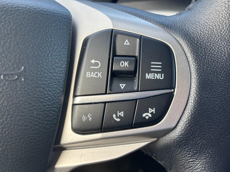 Ford Explorer Vehicle Full-screen Gallery Image 22