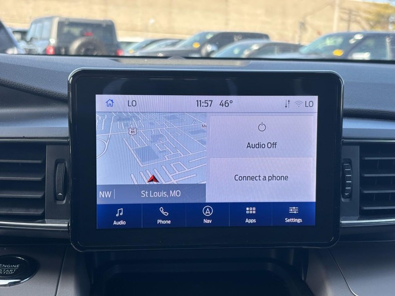 Ford Explorer Vehicle Full-screen Gallery Image 24