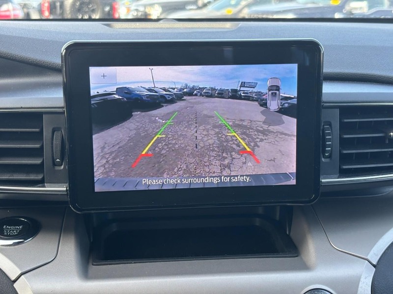 Ford Explorer Vehicle Full-screen Gallery Image 25