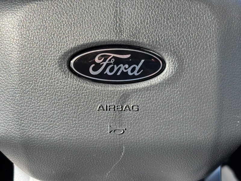 Ford F-150 Vehicle Full-screen Gallery Image 20