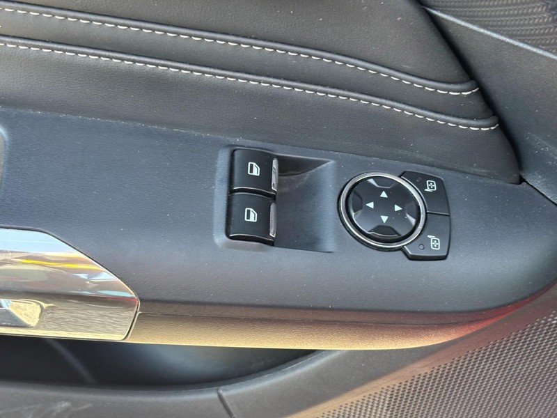 Ford Mustang Vehicle Image 15