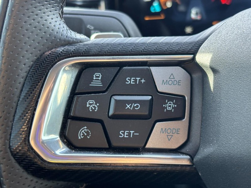 Ford Mustang Vehicle Image 16