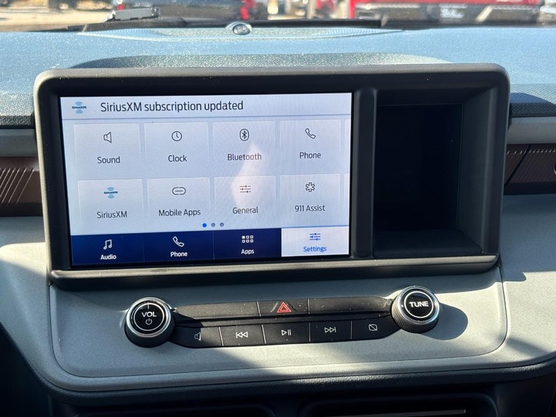 Ford Maverick Vehicle Full-screen Gallery Image 23