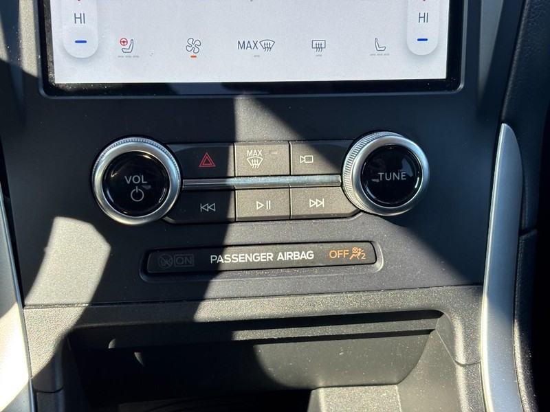 Ford Edge Vehicle Full-screen Gallery Image 25