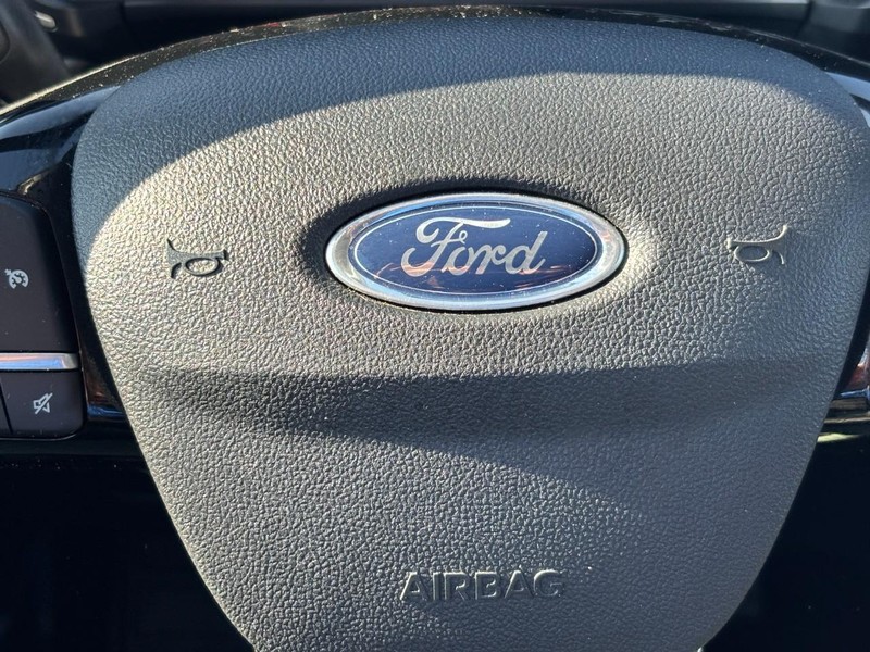 Ford Escape Vehicle Full-screen Gallery Image 21