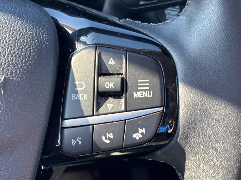 Ford Escape Vehicle Full-screen Gallery Image 22