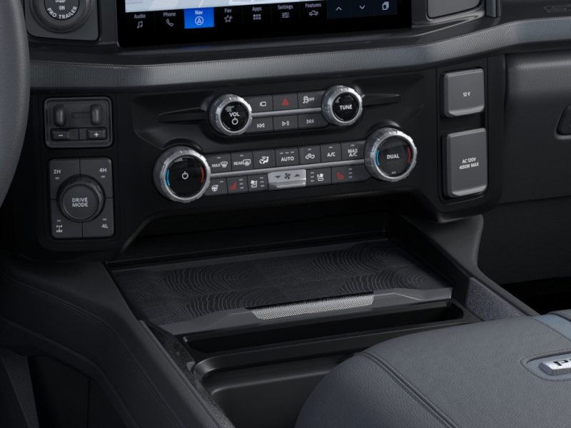 Ford Super Duty F-250 SRW Vehicle Full-screen Gallery Image 17