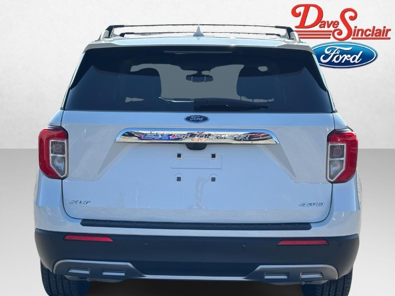 Ford Explorer Vehicle Full-screen Gallery Image 08