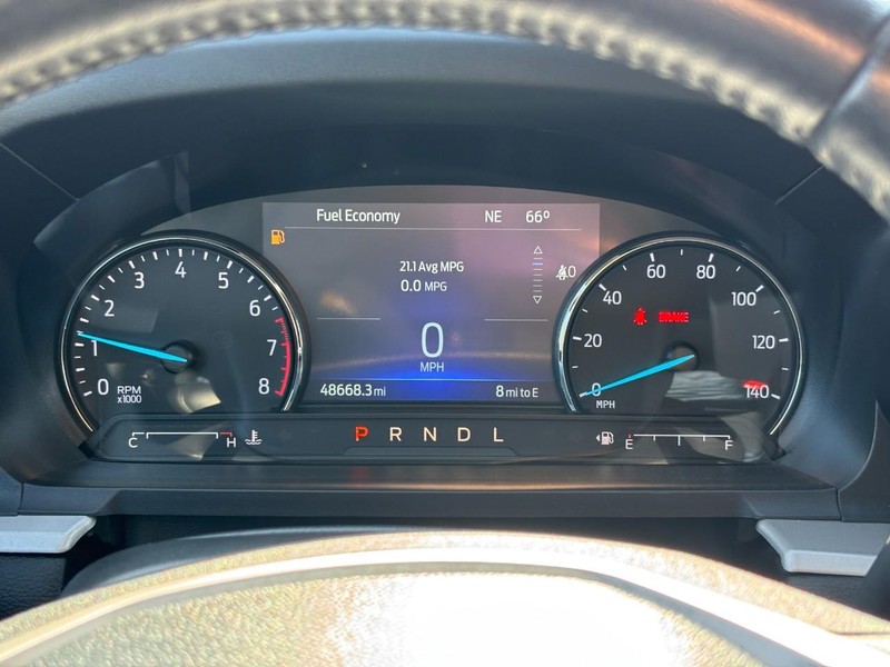 Ford Explorer Vehicle Full-screen Gallery Image 21