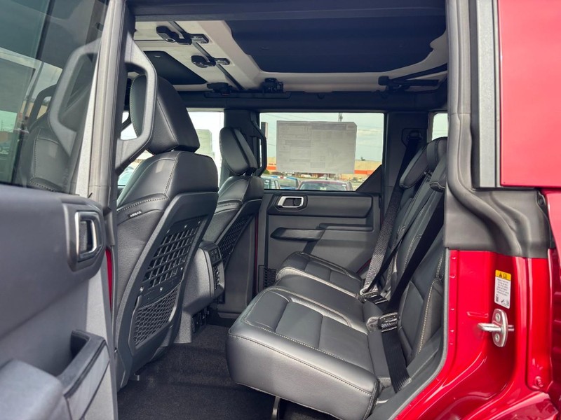 Ford Bronco Vehicle Image 12