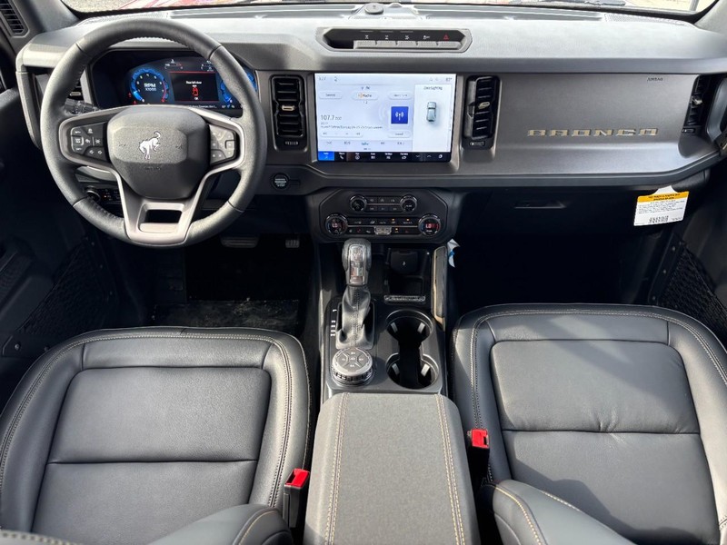 Ford Bronco Vehicle Image 13