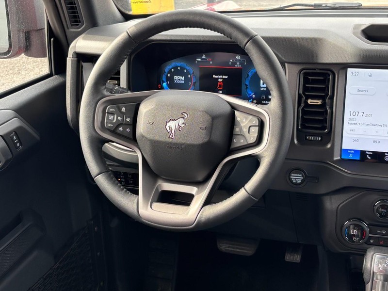 Ford Bronco Vehicle Image 14