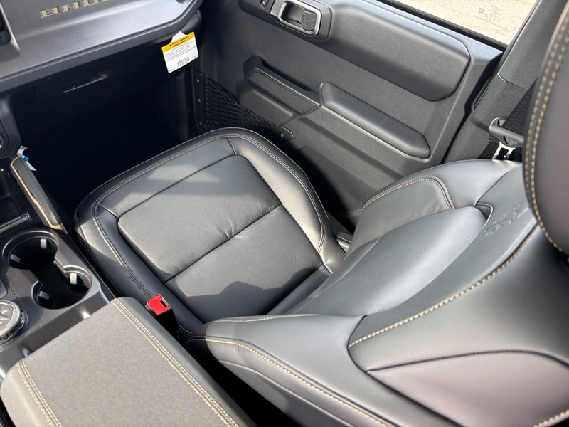 Ford Bronco Vehicle Image 16