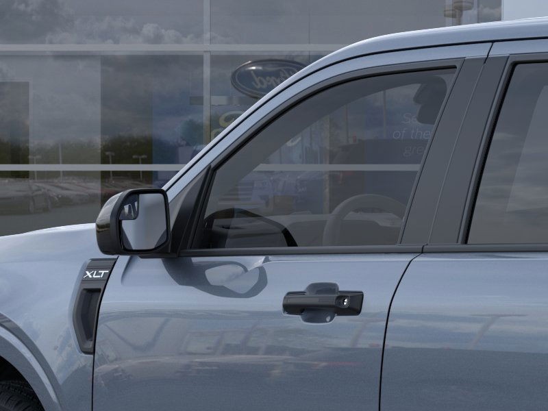 Ford Maverick Vehicle Full-screen Gallery Image 23