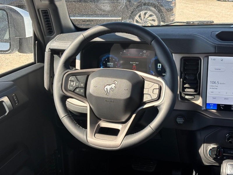 Ford Bronco Vehicle Image 14