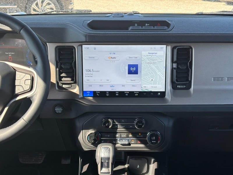 Ford Bronco Vehicle Image 15