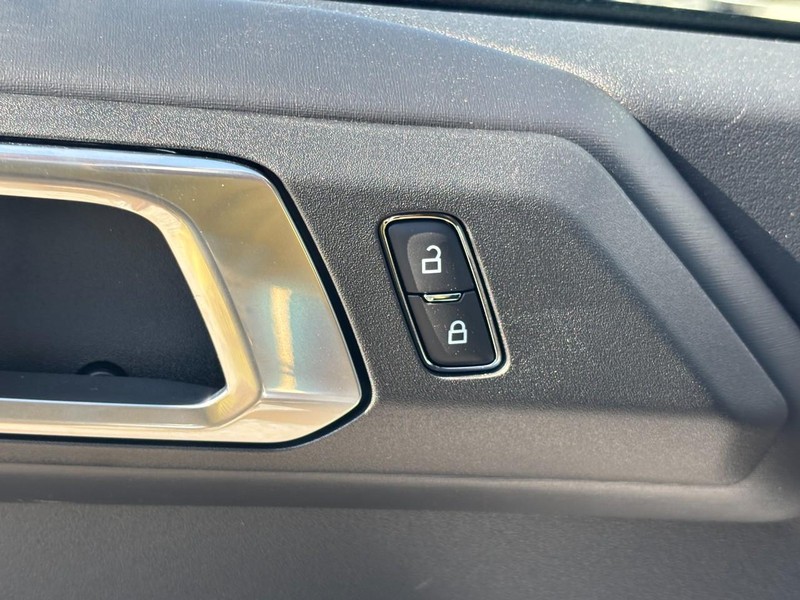 Ford Bronco Vehicle Image 18