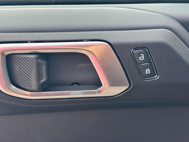 Ford Bronco Vehicle Image 18