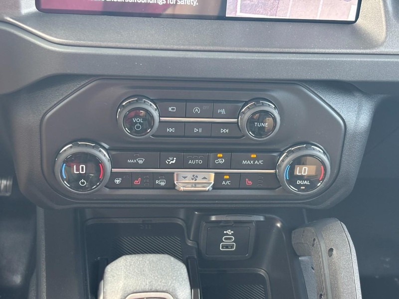 Ford Bronco Vehicle Image 24