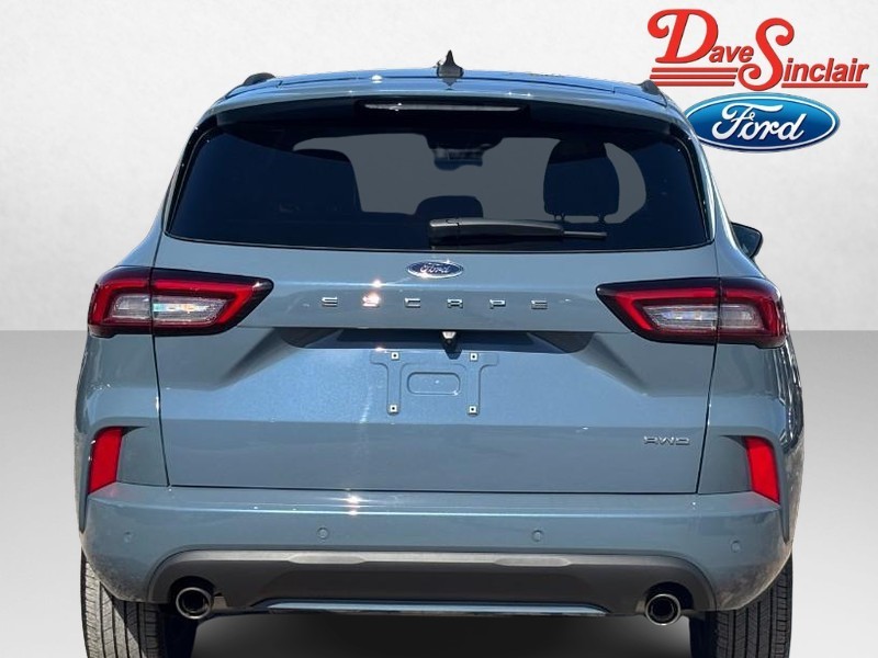 Ford Escape Vehicle Full-screen Gallery Image 08