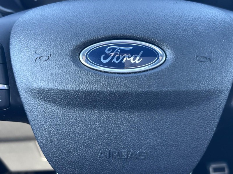 Ford Escape Vehicle Full-screen Gallery Image 19