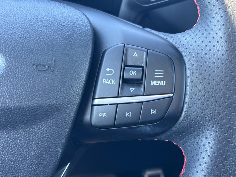 Ford Escape Vehicle Full-screen Gallery Image 20