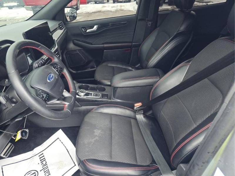 Ford Escape Vehicle Full-screen Gallery Image 04